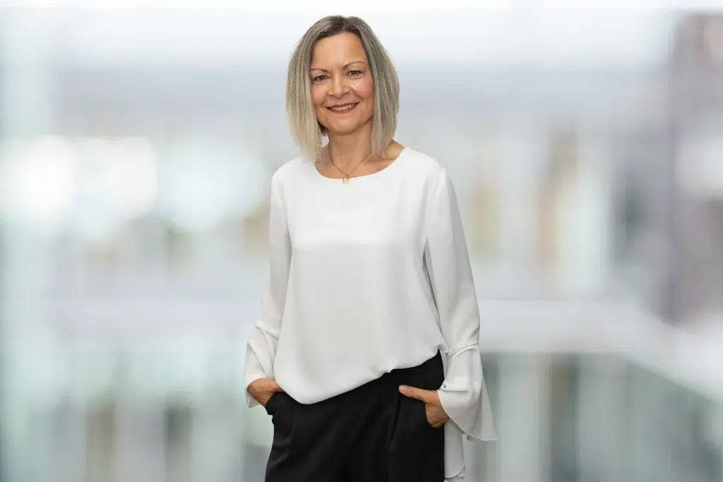 Porträt von Andrea Krebs, Apothekerin und Leitung der Weiltal Apotheke